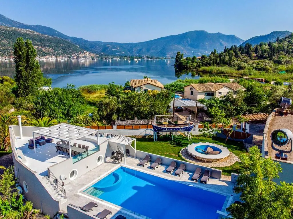 Boat Villa